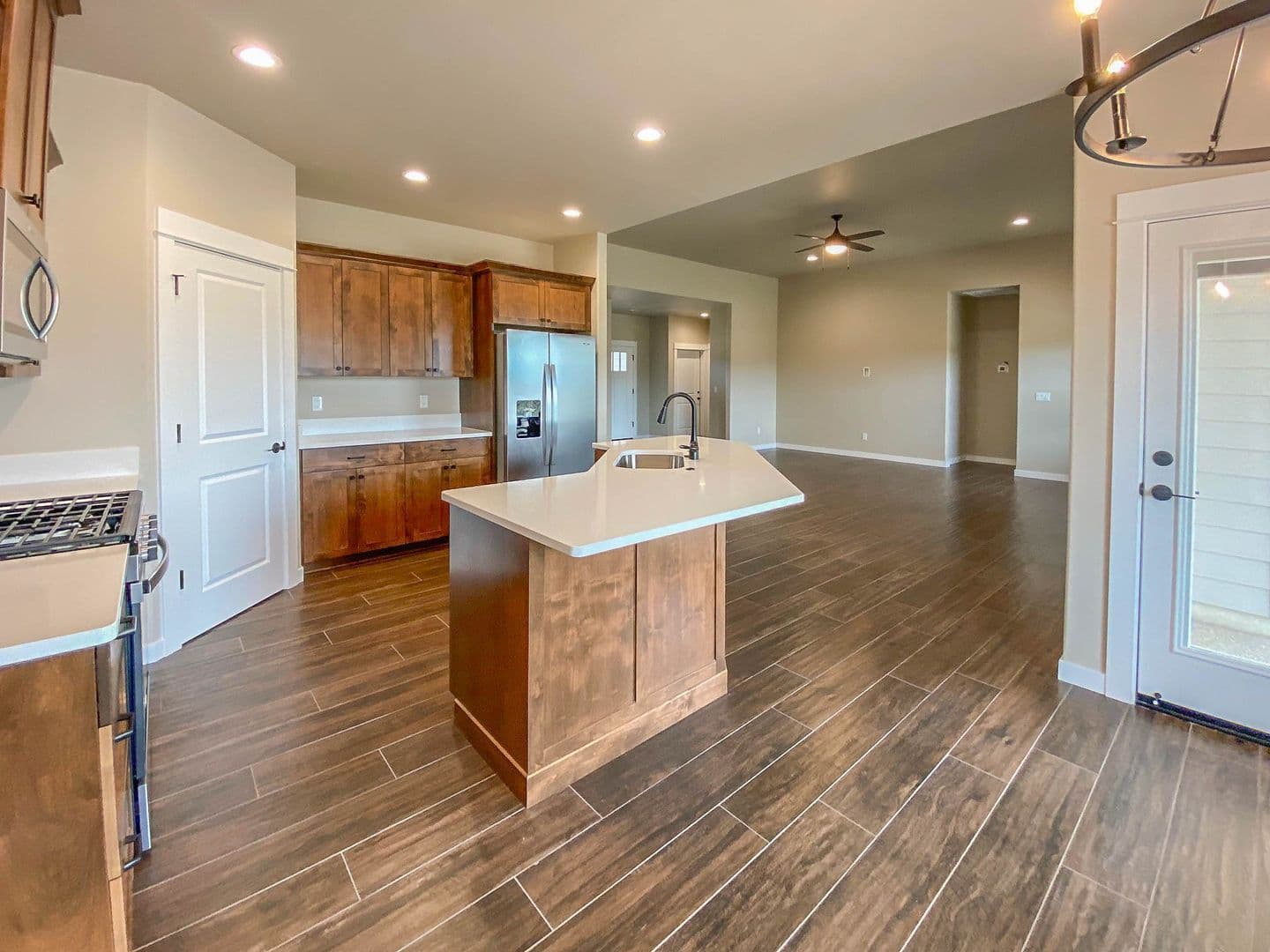 Sutherlin House: 909 Durham Ave