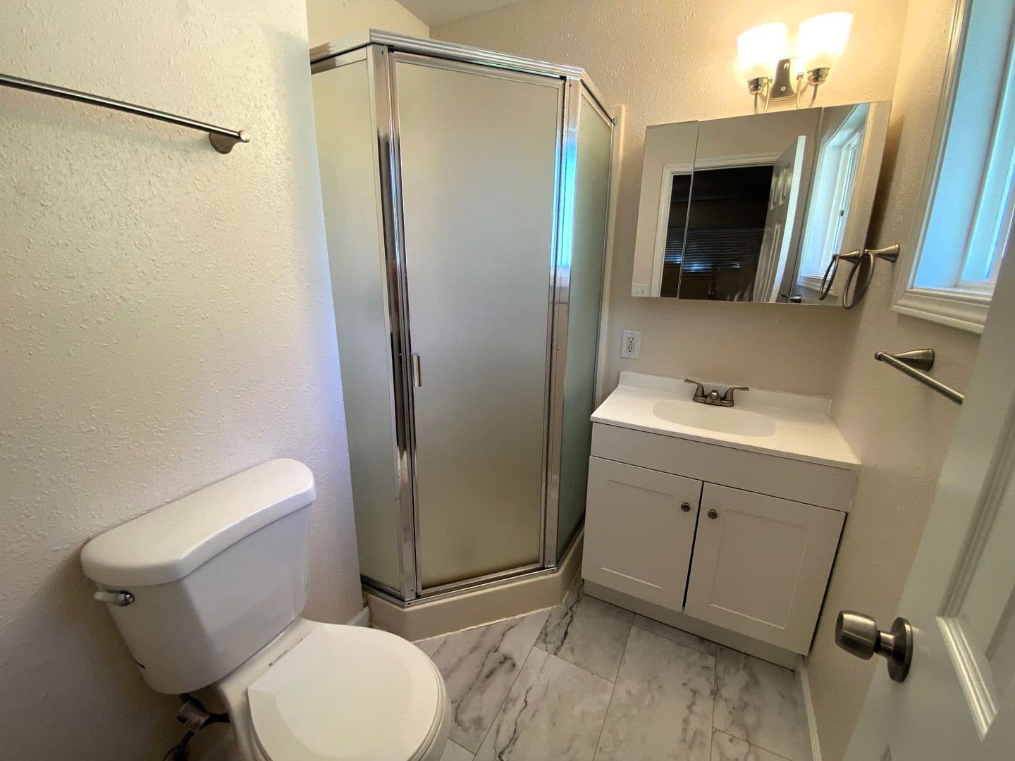 Roseburg Apartment: 3037 & 3039 Slope St