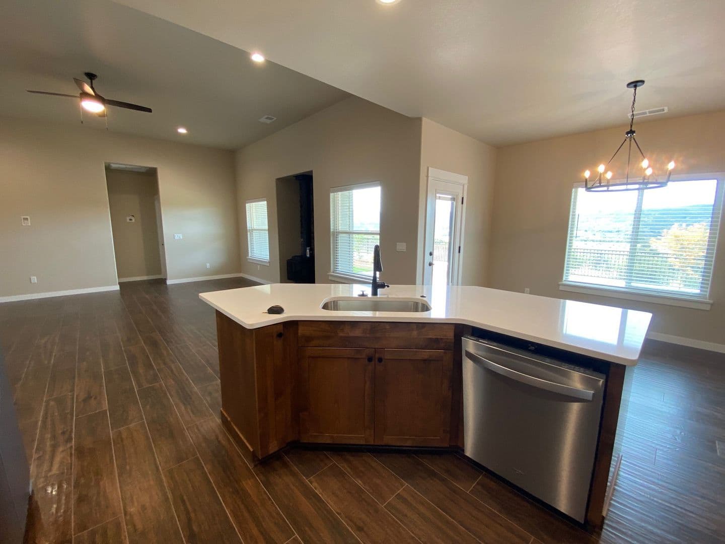 Sutherlin House: 909 Durham Ave