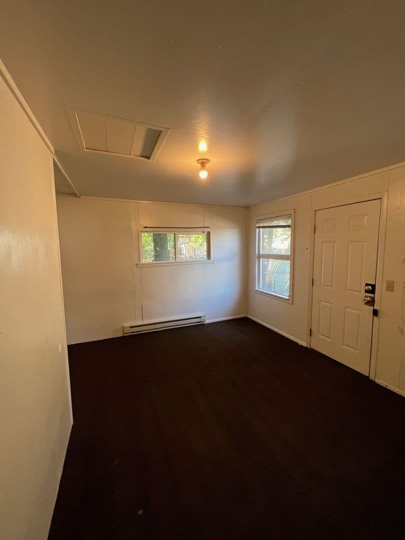 Roseburg House: 1226 SE Mill Street
