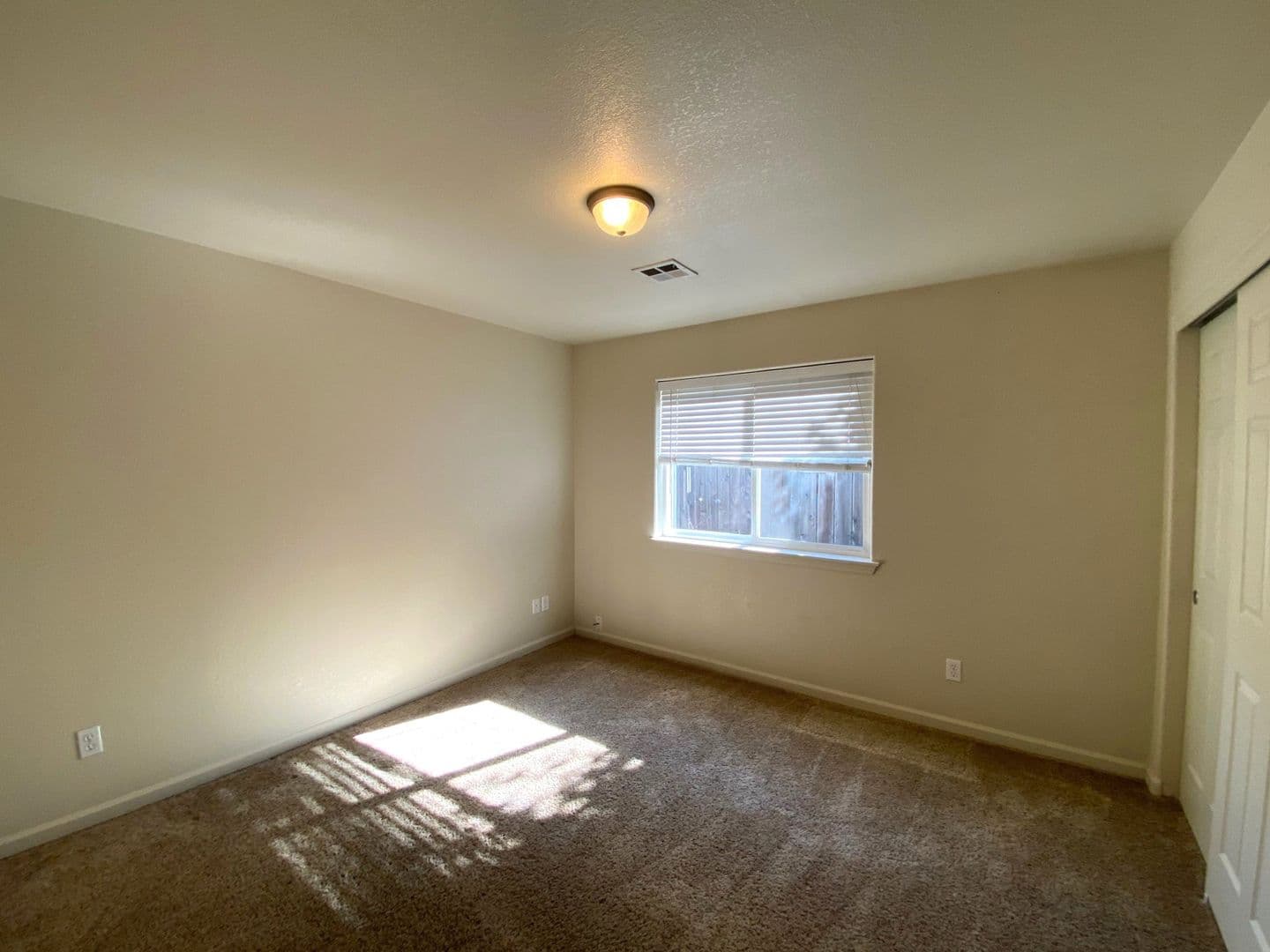 Roseburg House: 101 Barron Ct