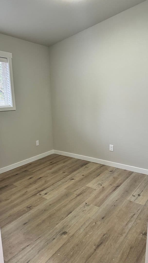 Riddle Apartment: Glenbrook Loop Rd & Hanna View Lane