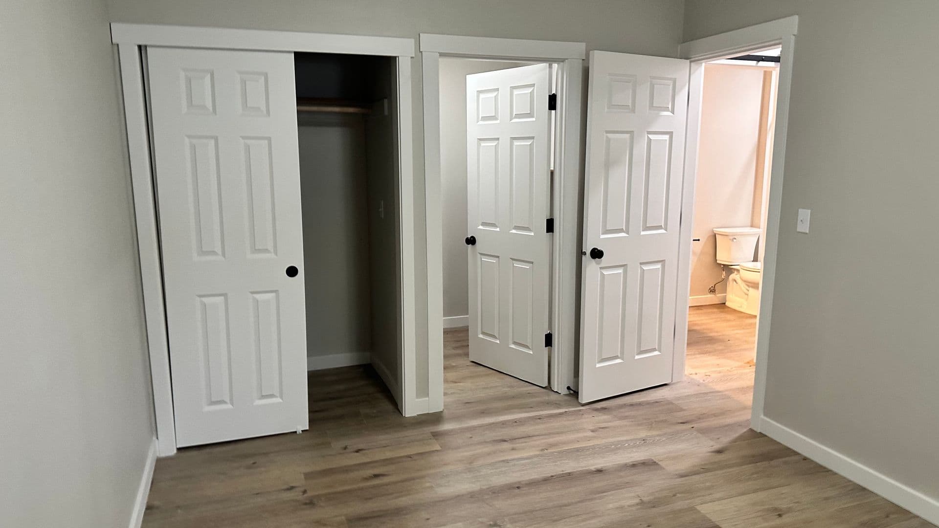 Riddle Apartment: Glenbrook Loop Rd & Hanna View Lane