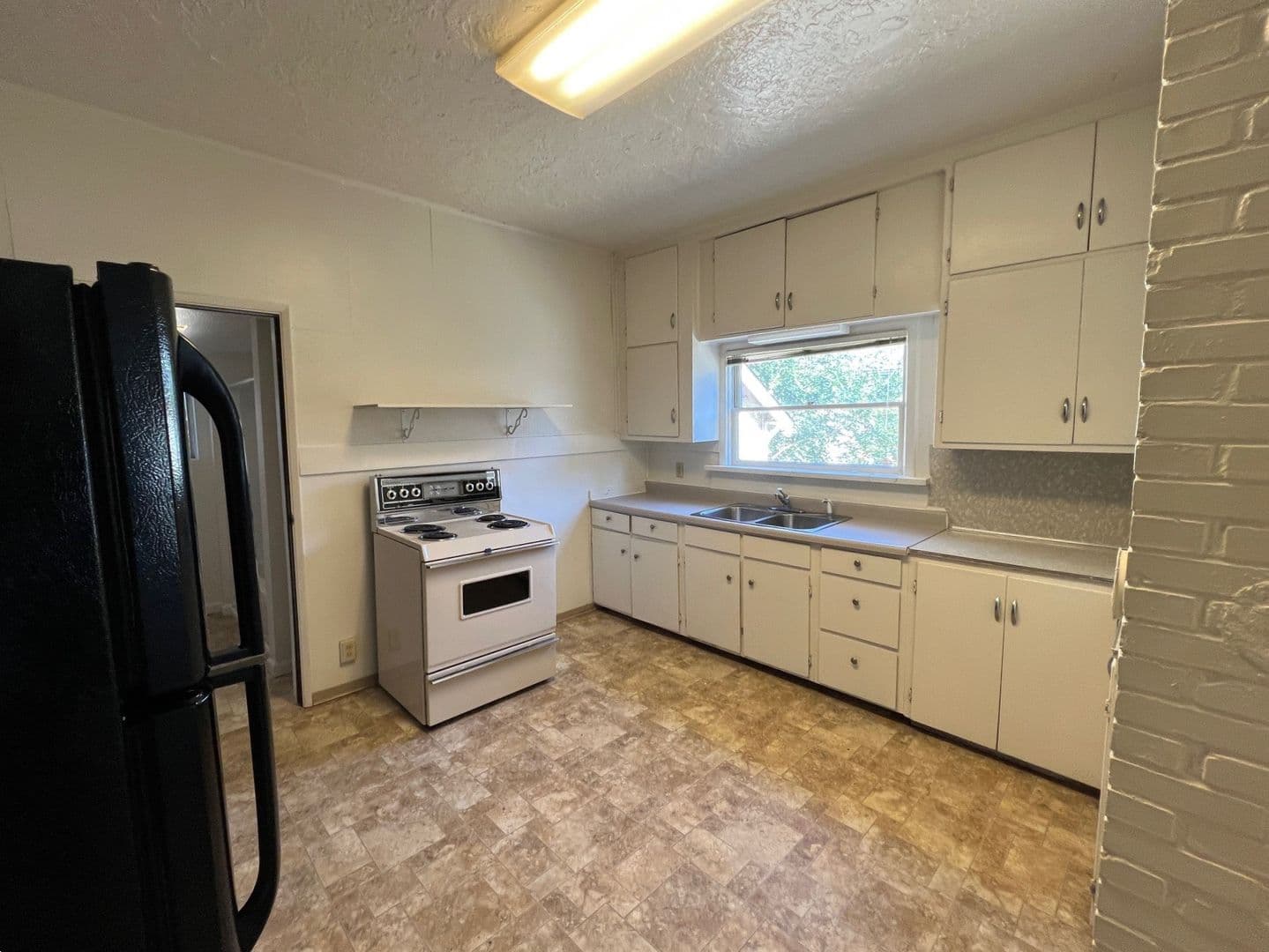 Roseburg House: 1226 SE Mill Street