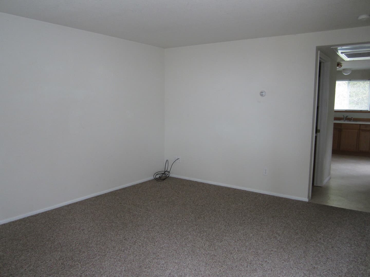 Sutherlin Apartment: 442 - 488 Willow Creek Lane