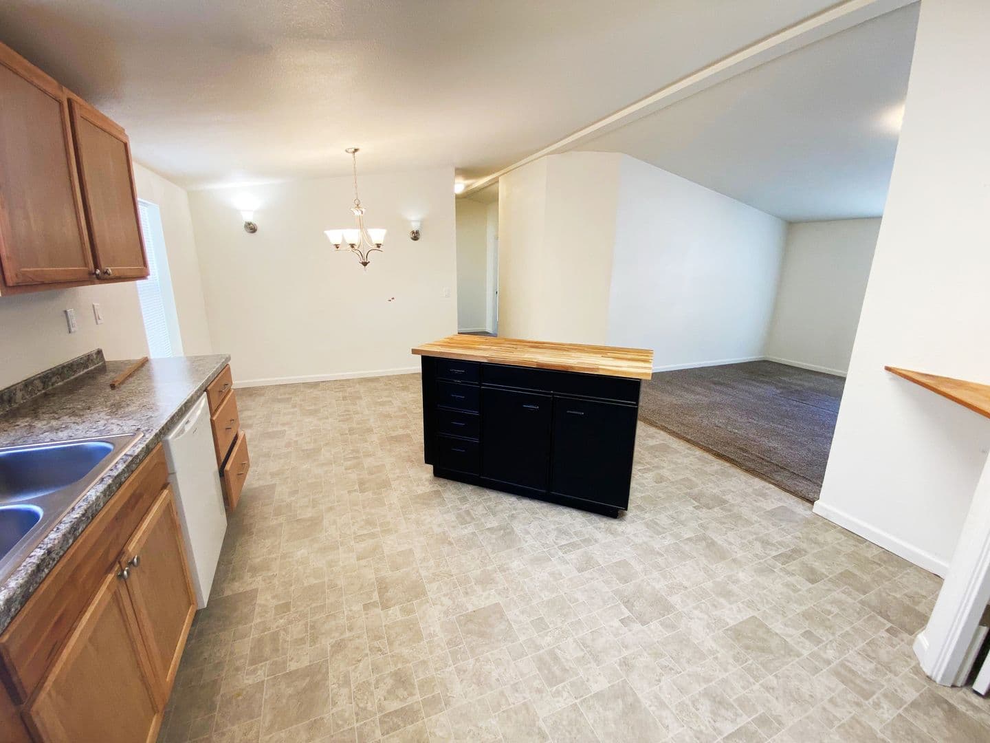 Roseburg House: 3693 NW Broad St
