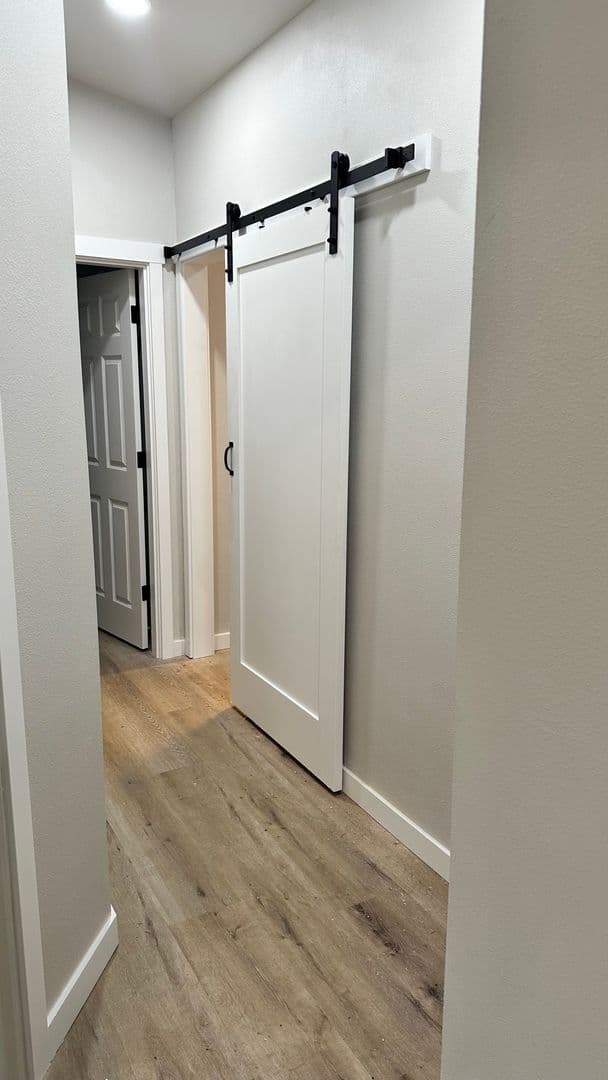 Riddle Apartment: Glenbrook Loop Rd & Hanna View Lane