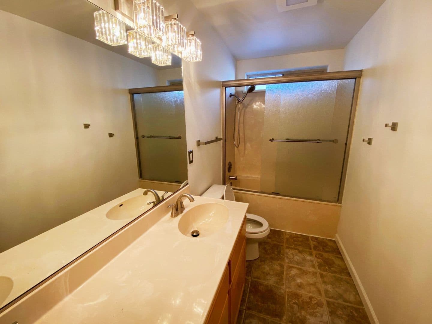 Roseburg House: 2315 NW Witherspoon Ave