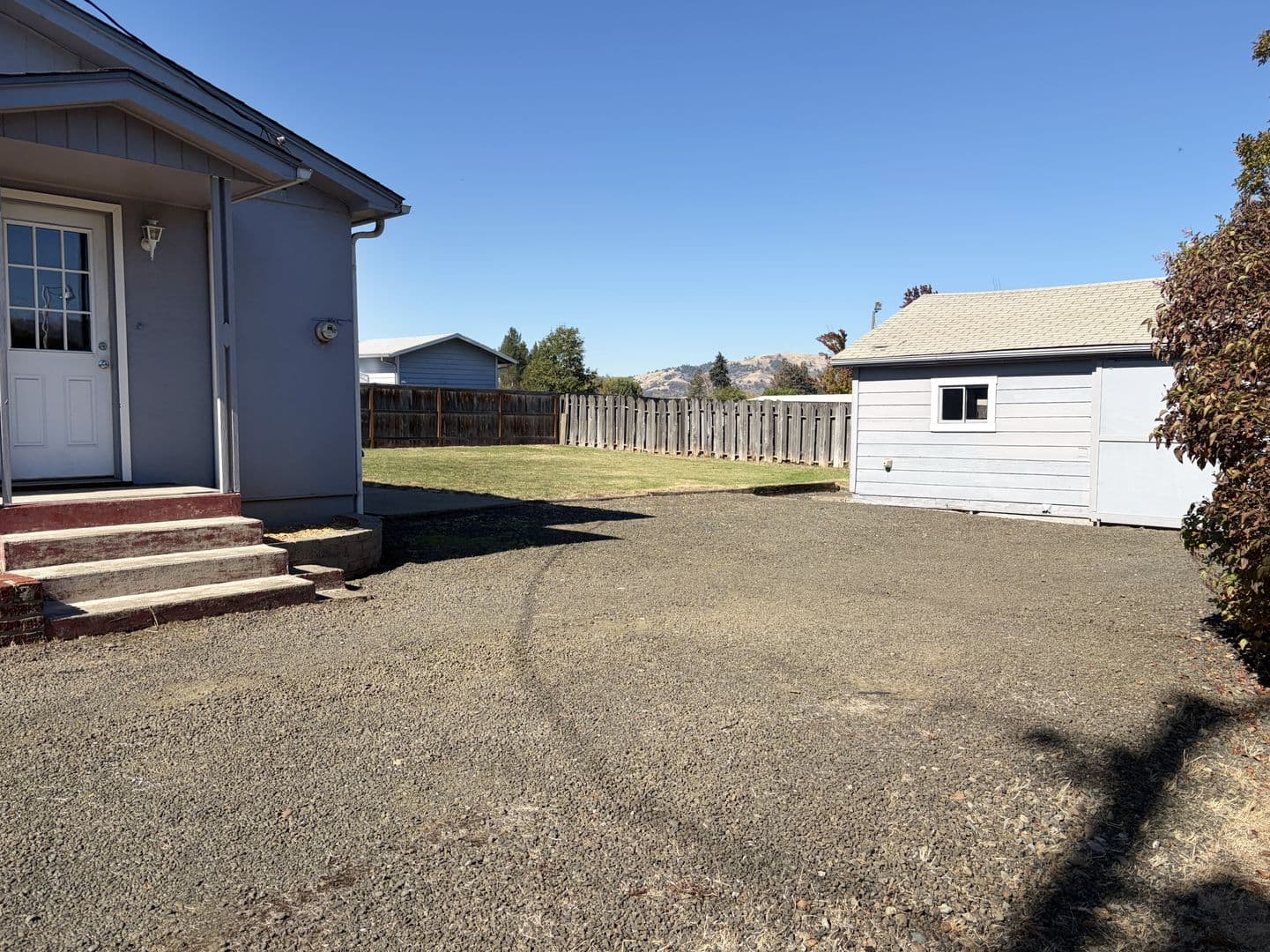 Roseburg House: 1866 Linnell Ave
