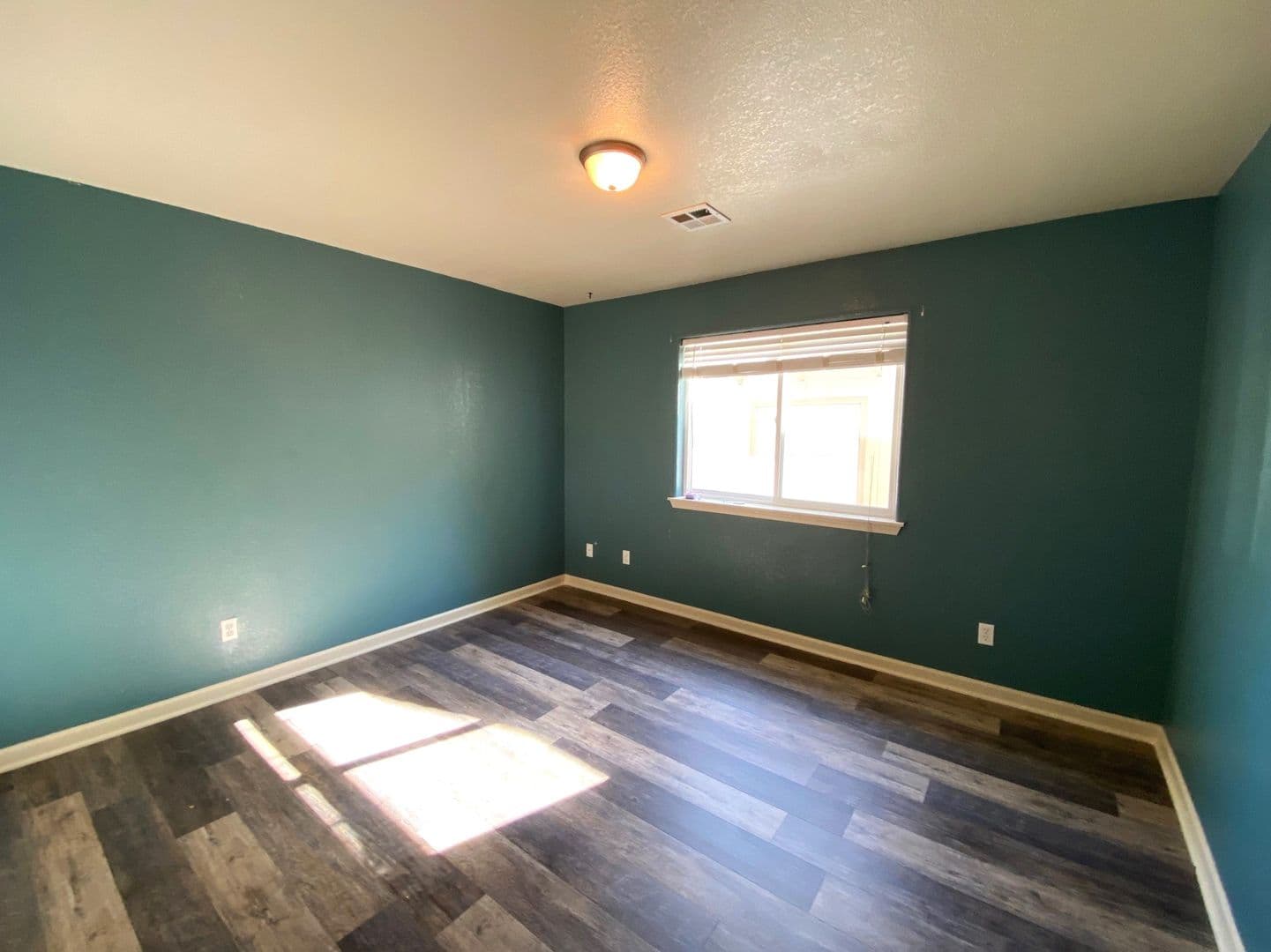 Roseburg House: 101 Barron Ct