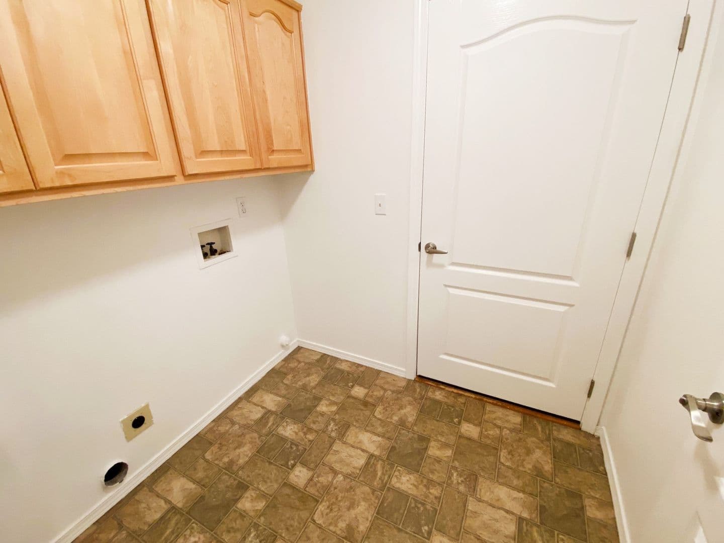 Roseburg House: 2315 NW Witherspoon Ave