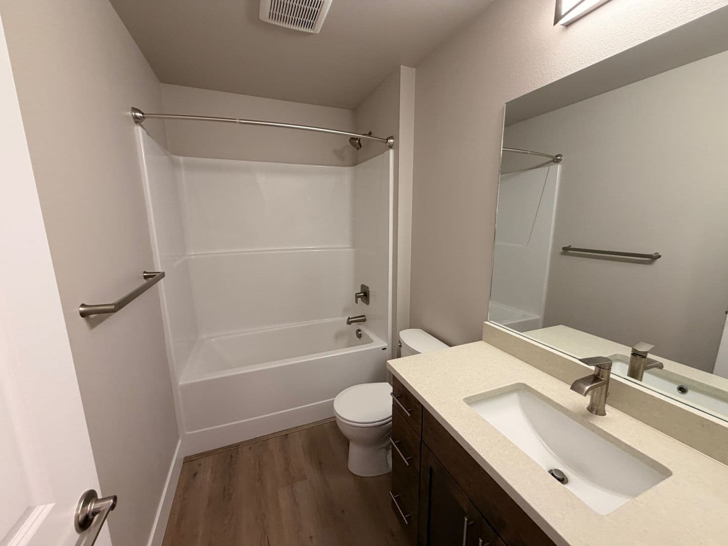 Roseburg Apartment: 1156 & 1158 Rifle Range Rd
