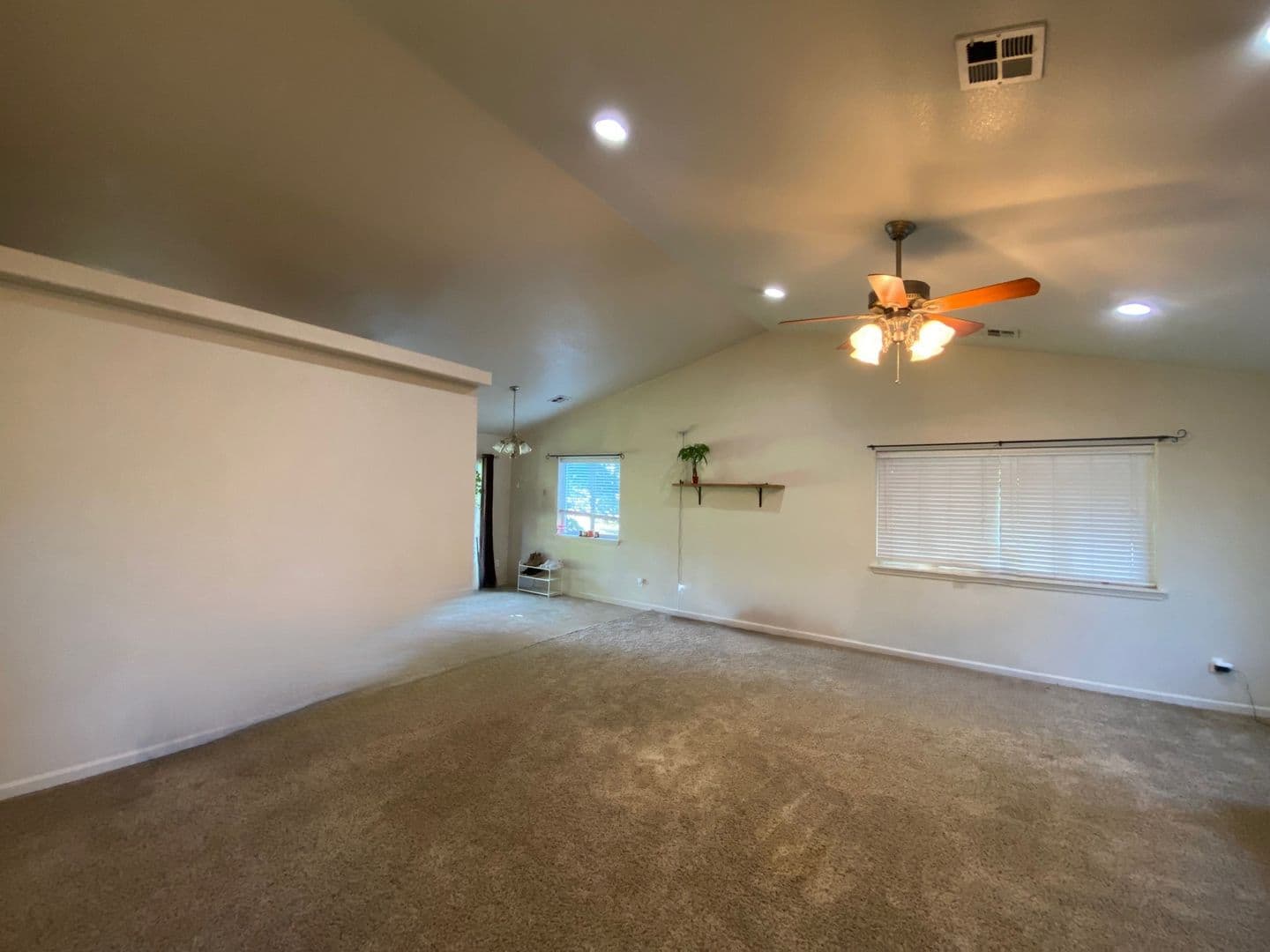 Roseburg House: 101 Barron Ct