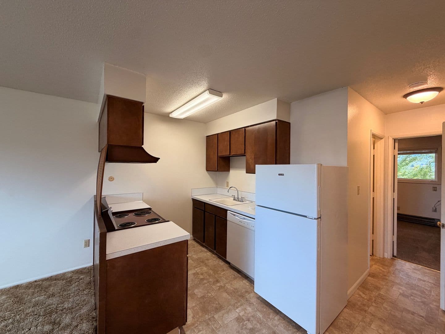 Roseburg Apartment: JadeWest Apartments