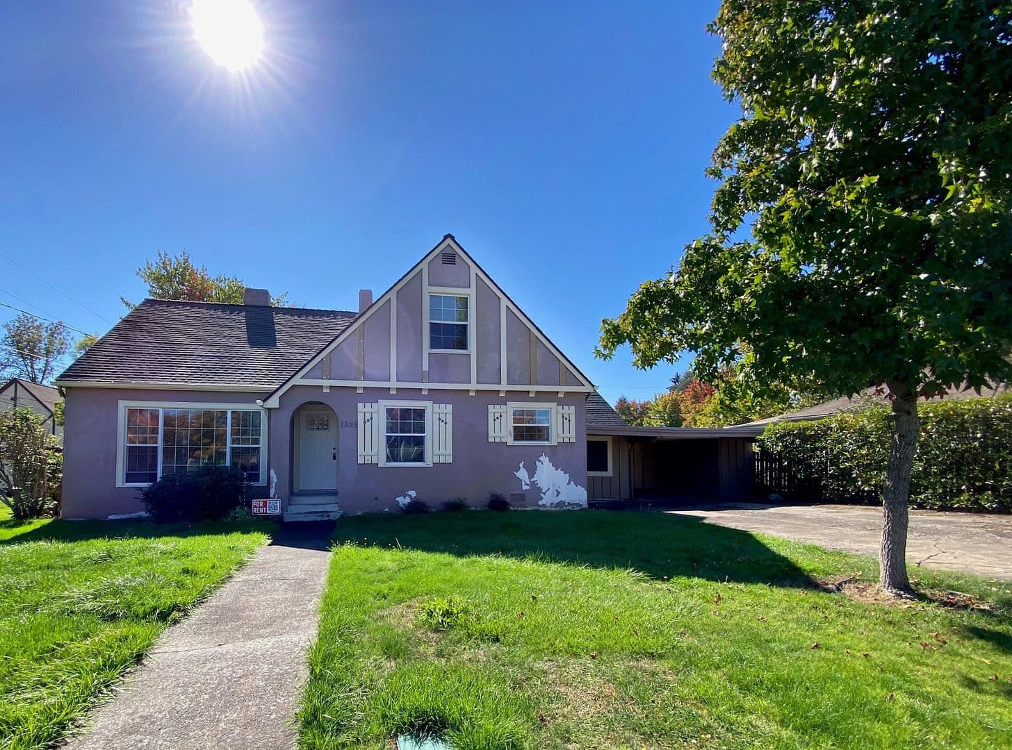Roseburg House: 1885 NW Oerding Avenue