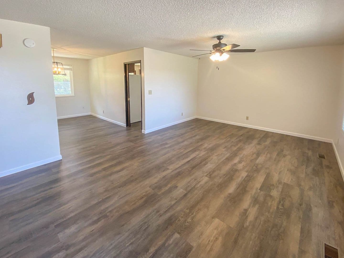 Roseburg House: 3045 W Shasta Ave