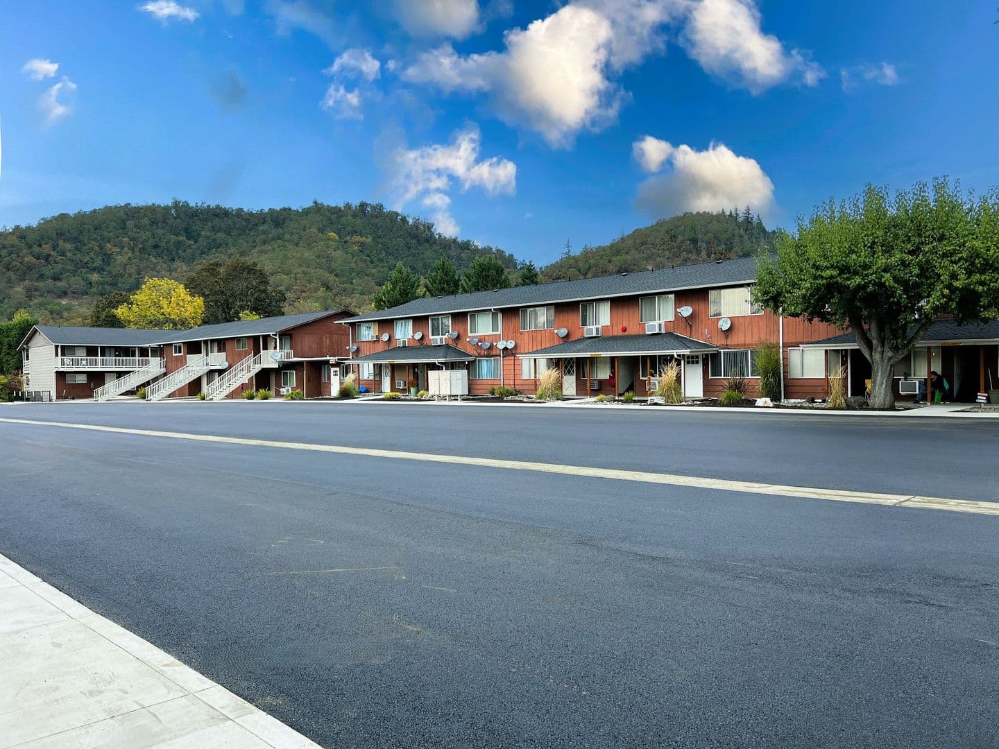 Roseburg Apartment: Garden Hills Apartments