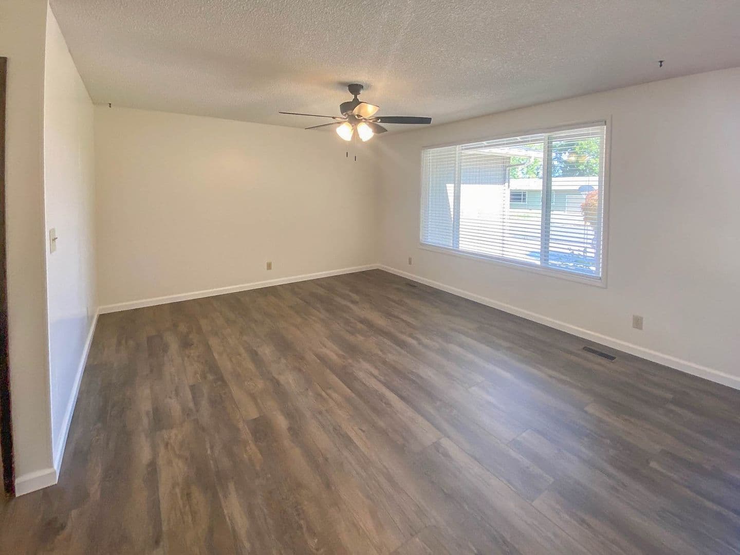 Roseburg House: 3045 W Shasta Ave