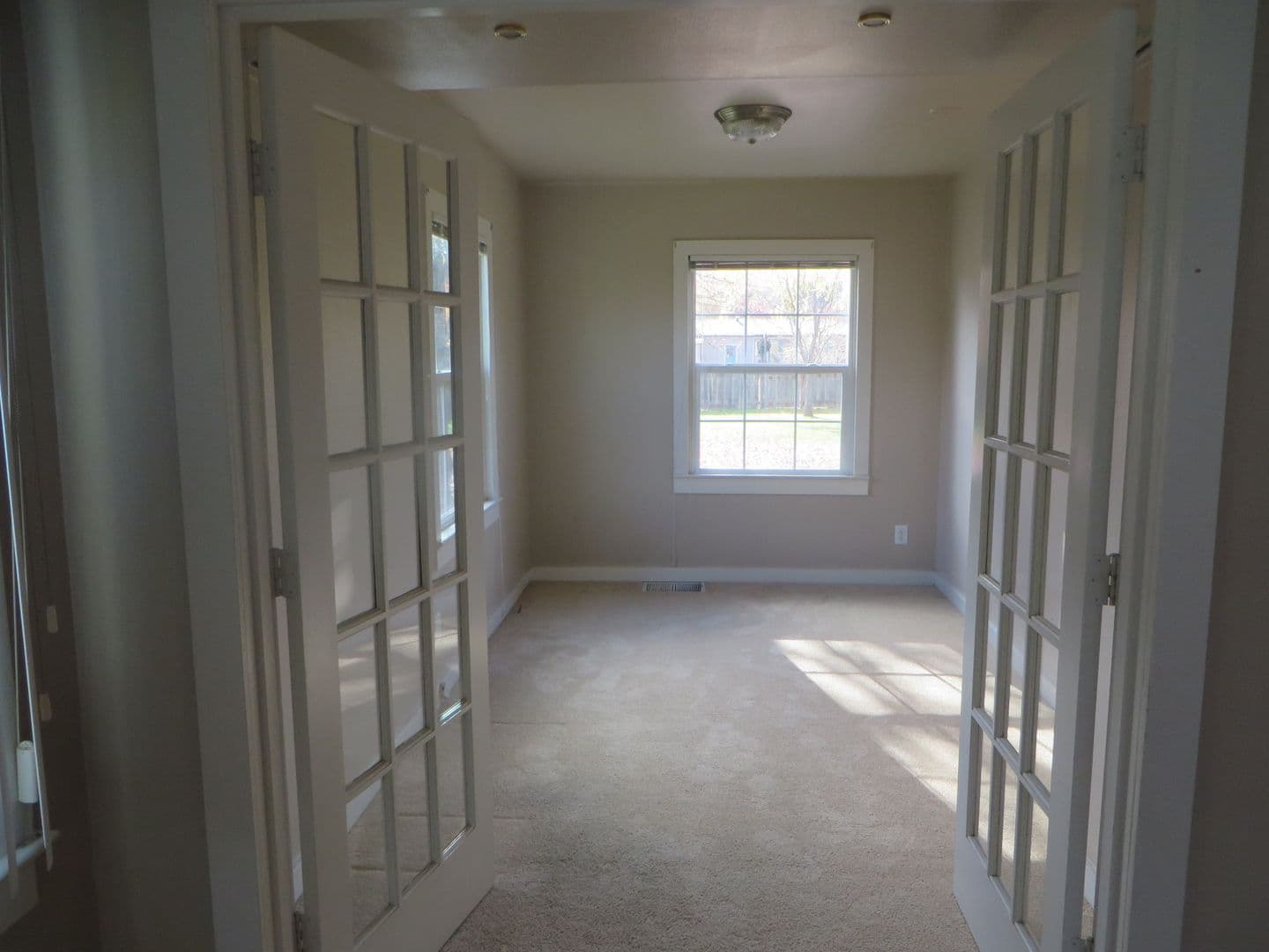 Roseburg House: 1885 NW Oerding Avenue