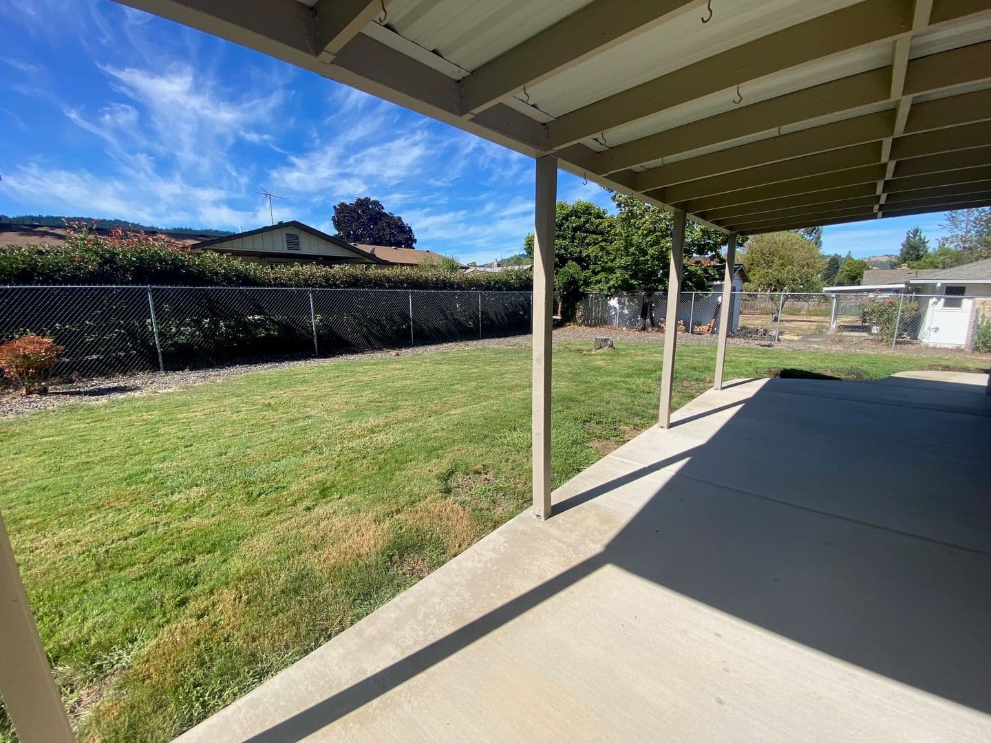 Roseburg House: 3045 W Shasta Ave