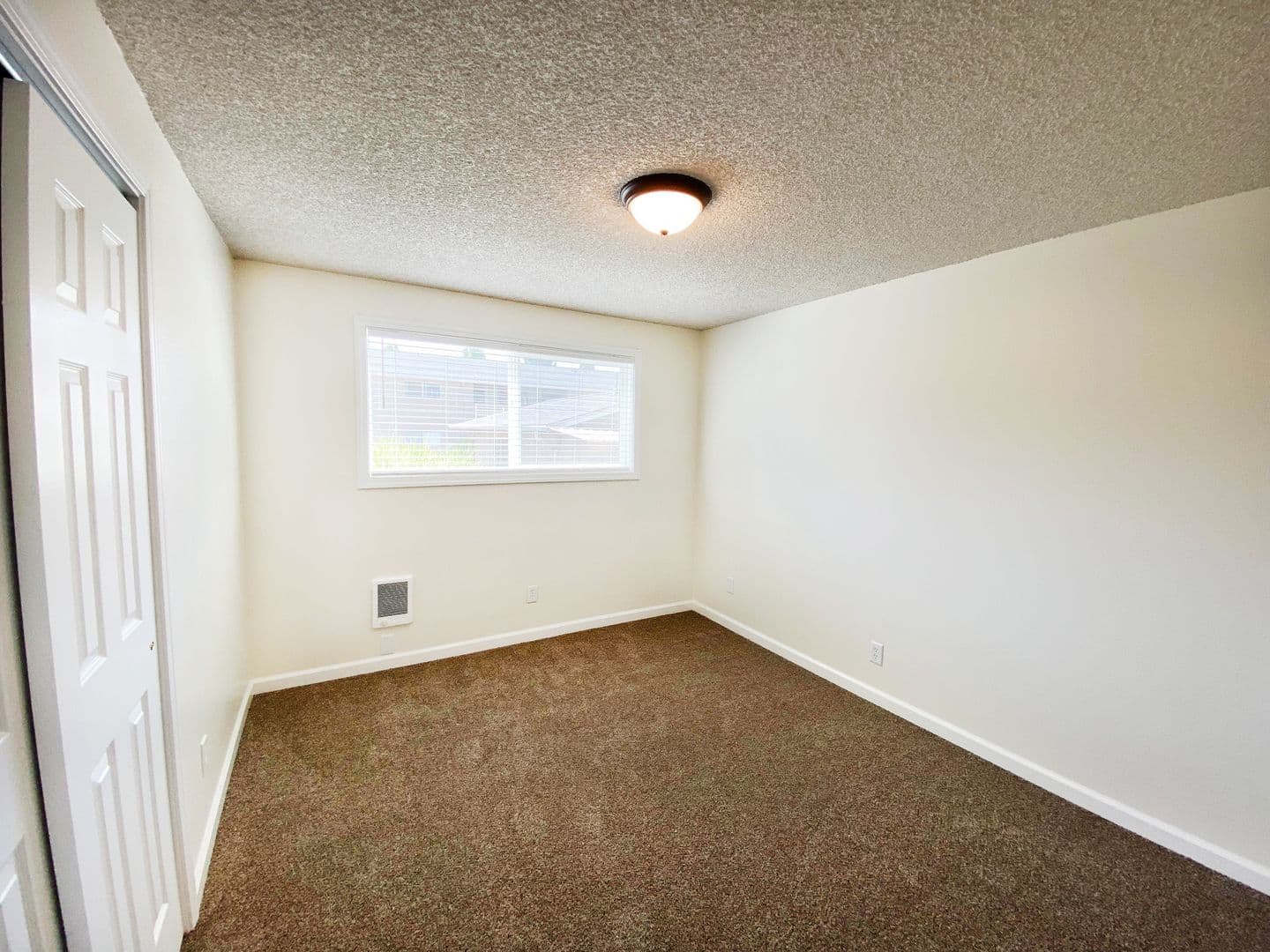 Roseburg Apartment: Garden Hills Apartments