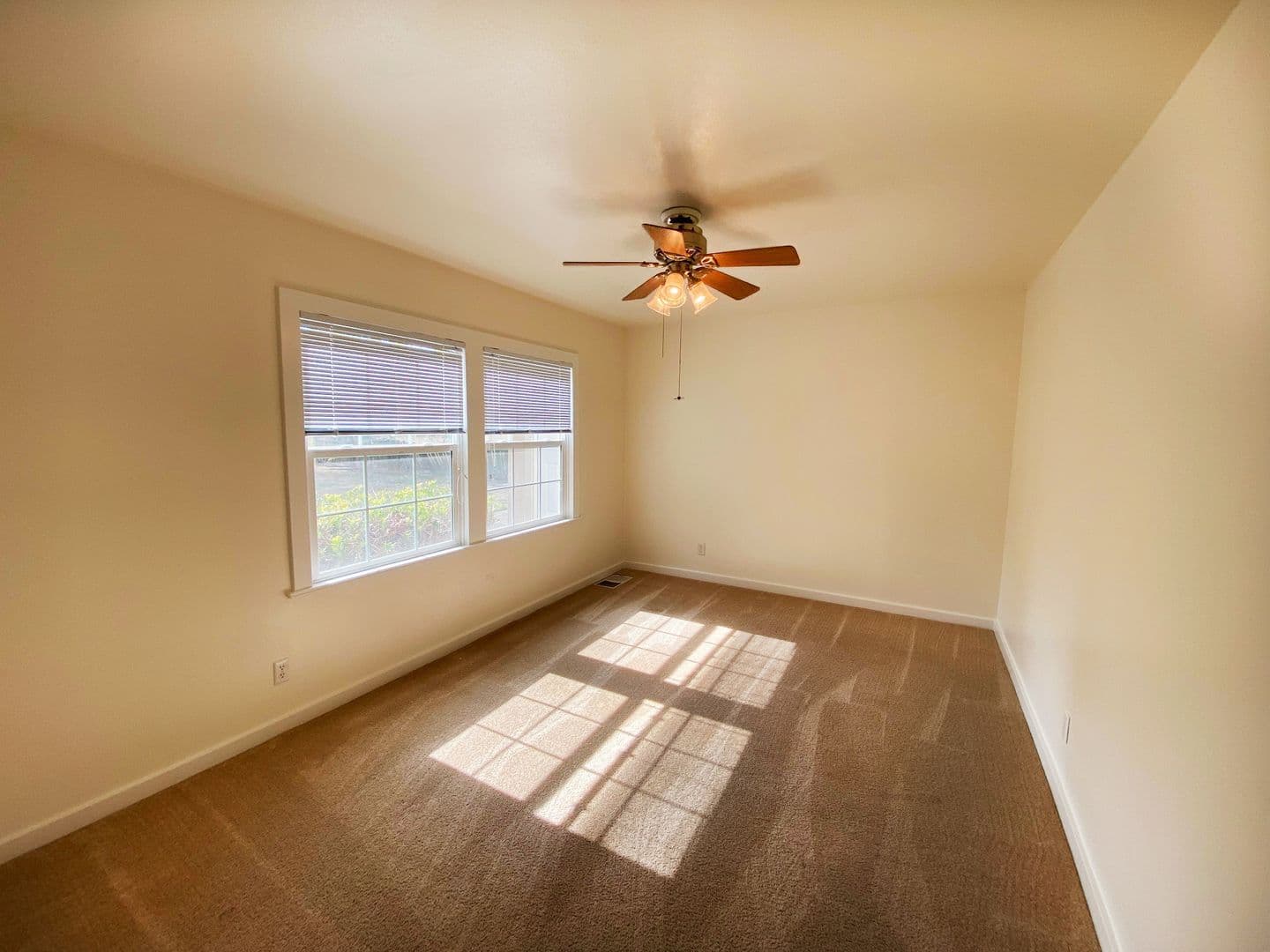 Roseburg House: 1885 NW Oerding Avenue