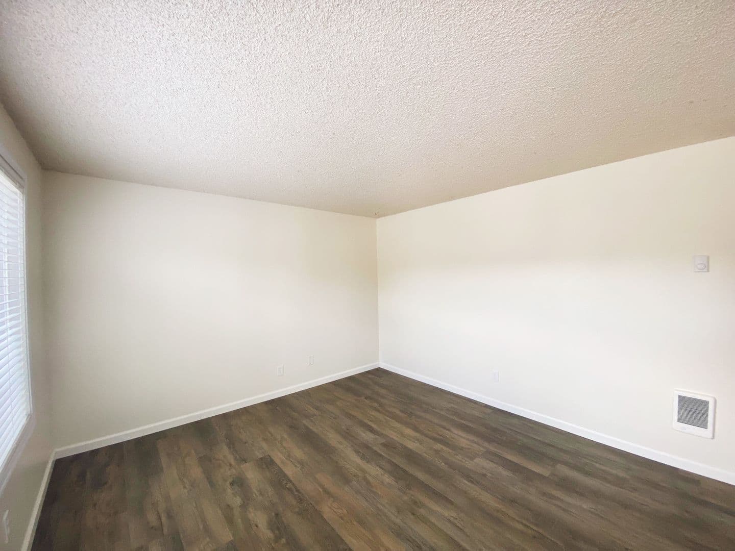 Roseburg Apartment: Garden Hills Apartments