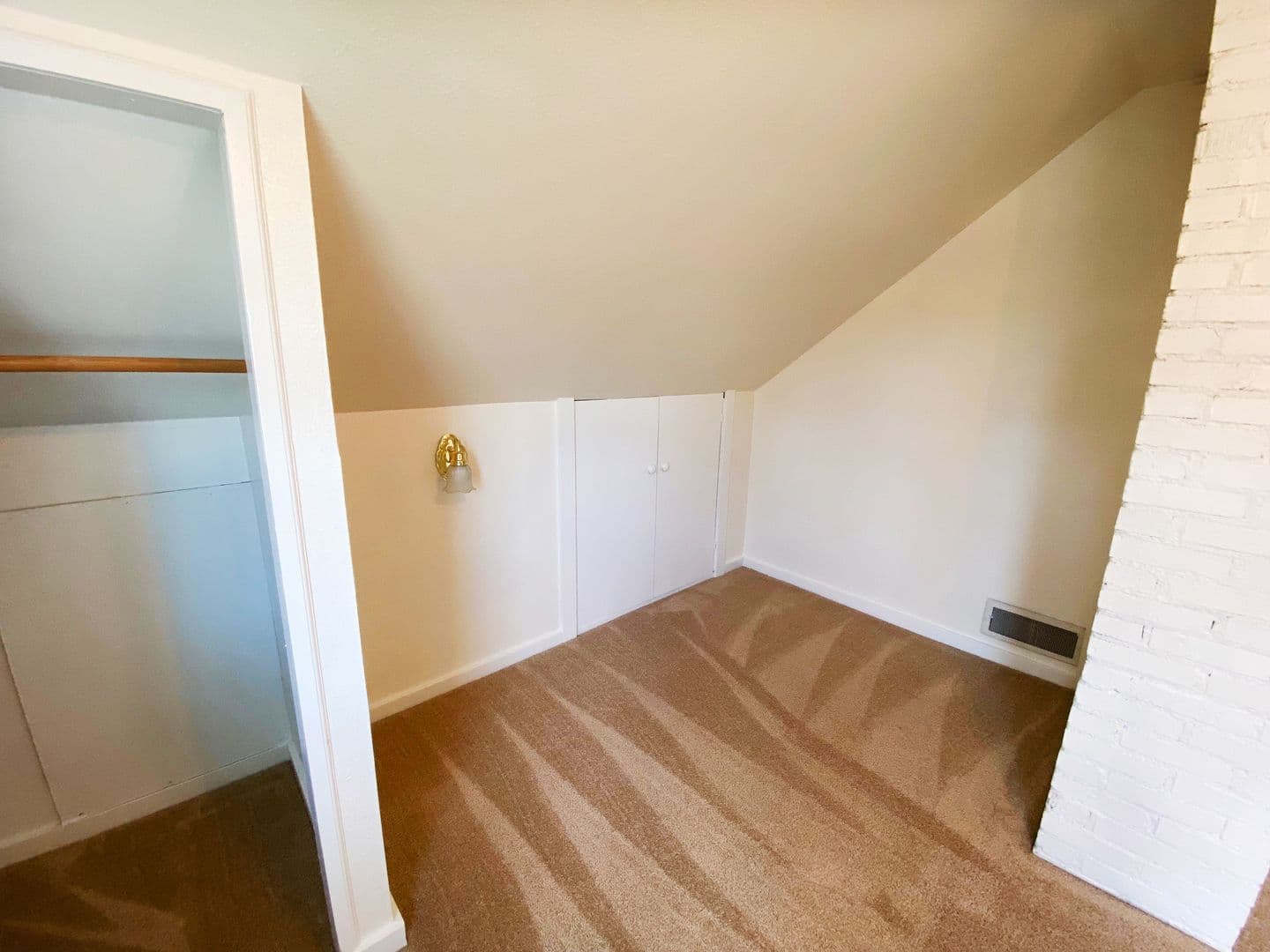 Roseburg House: 1885 NW Oerding Avenue