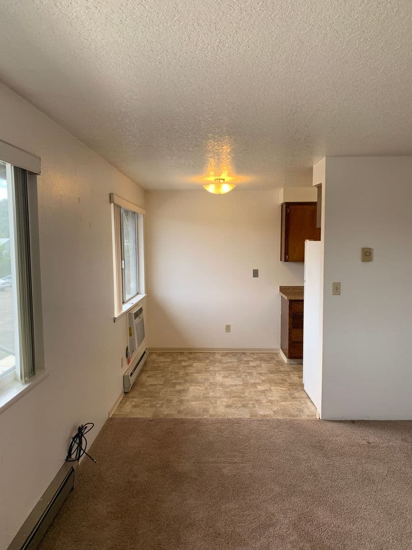 Roseburg Apartment: Garden Hills Apartments