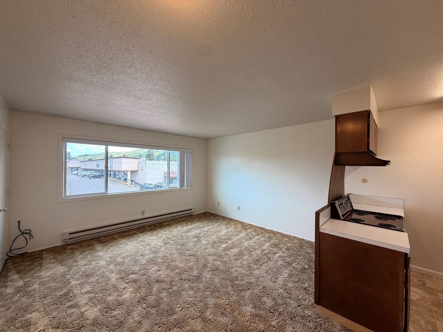 Roseburg Apartment: JadeWest Apartments