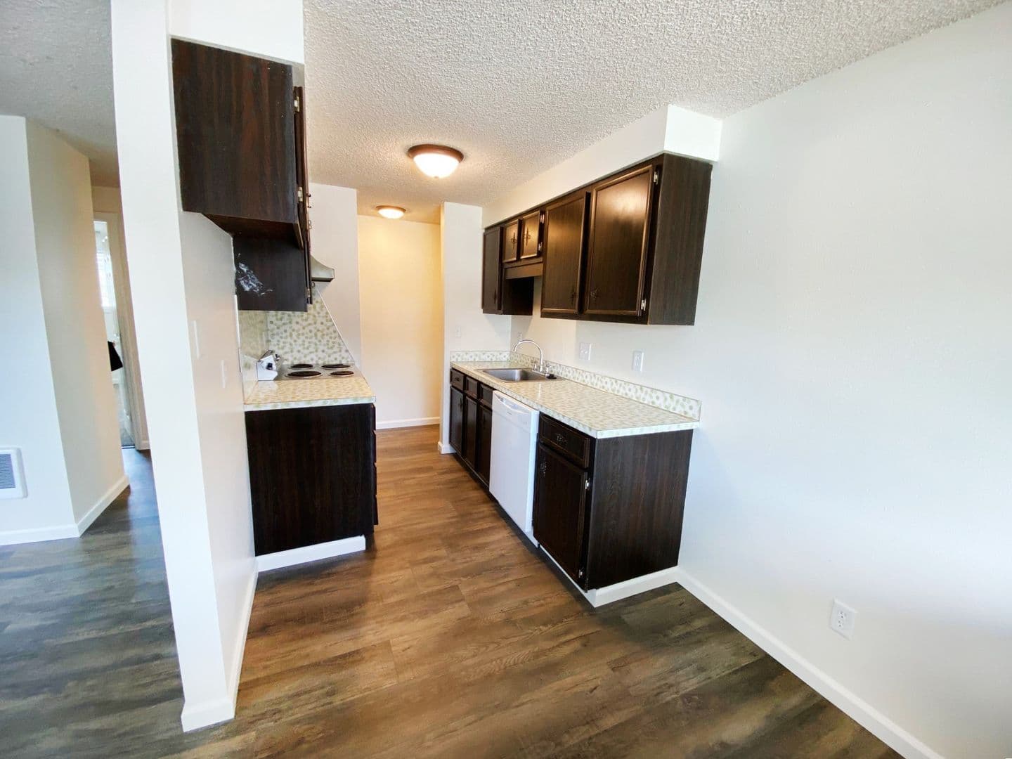 Roseburg Apartment: Garden Hills Apartments