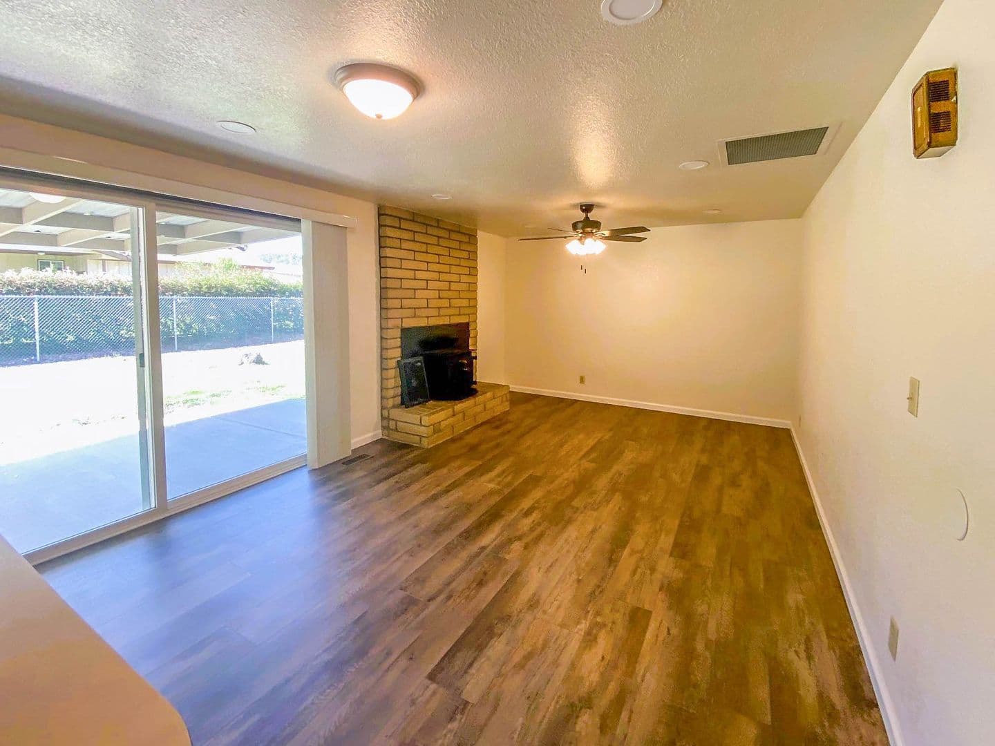 Roseburg House: 3045 W Shasta Ave