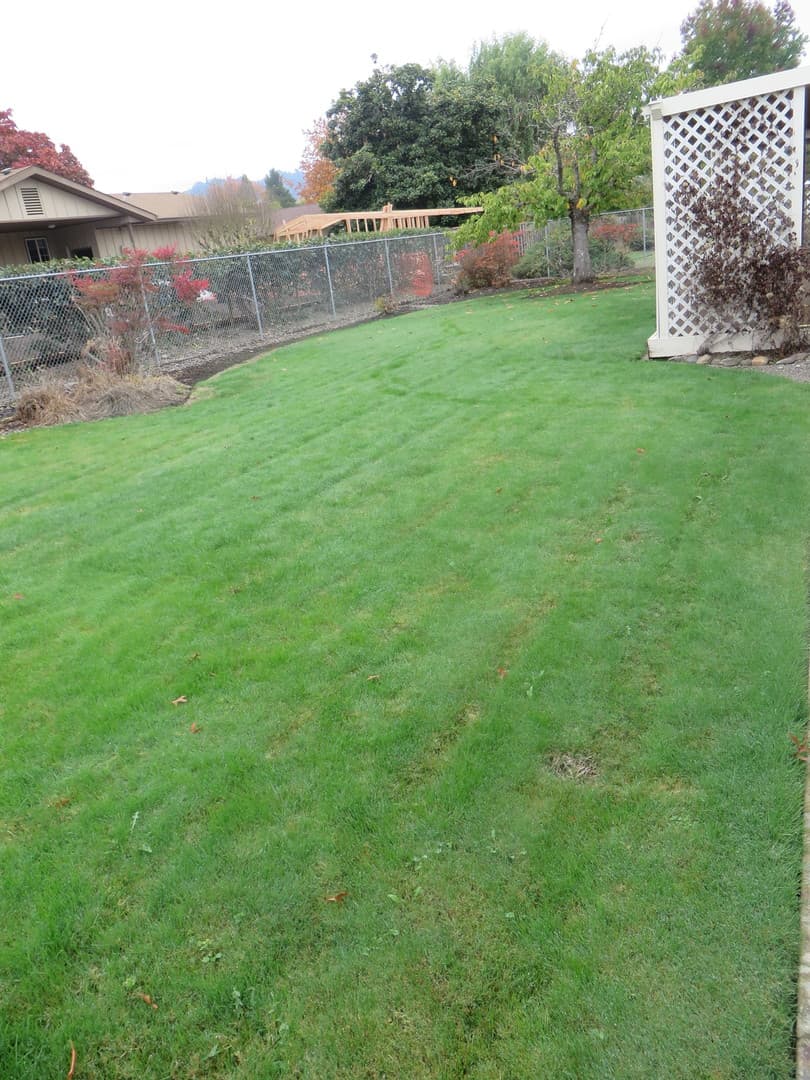 Roseburg House: 3045 W Shasta Ave