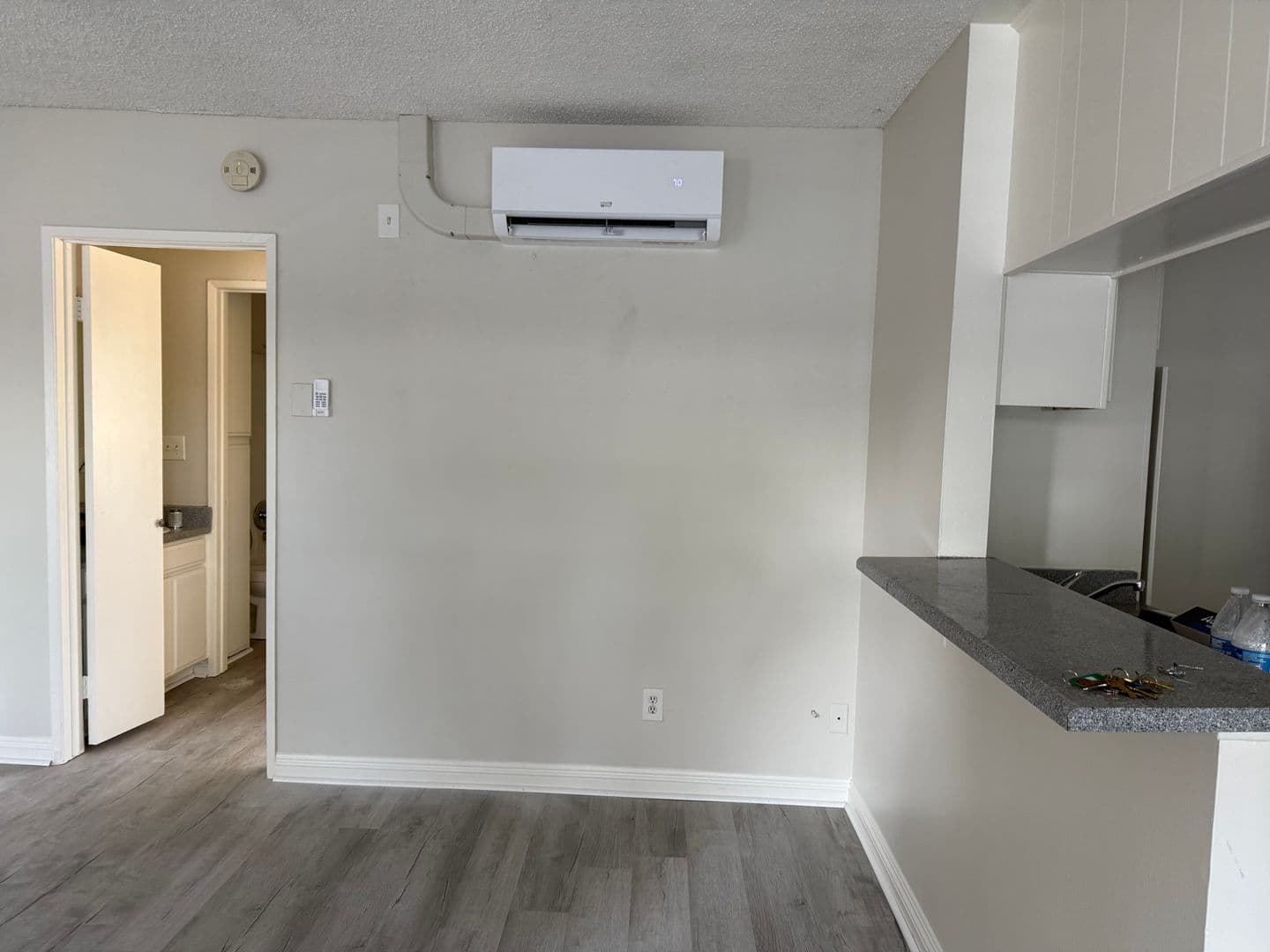 Canoga Park Apartment: 7519-7543 Vassar Ave