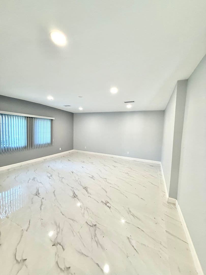 Granada Hills Apartment: 17112 Ceredo Place