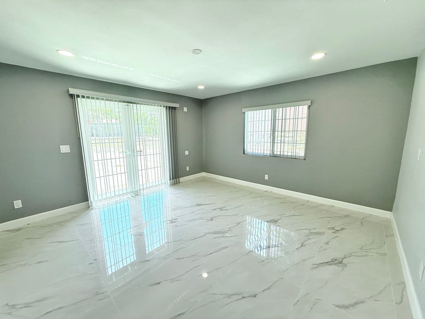 Granada Hills Apartment: 17112 Ceredo Place