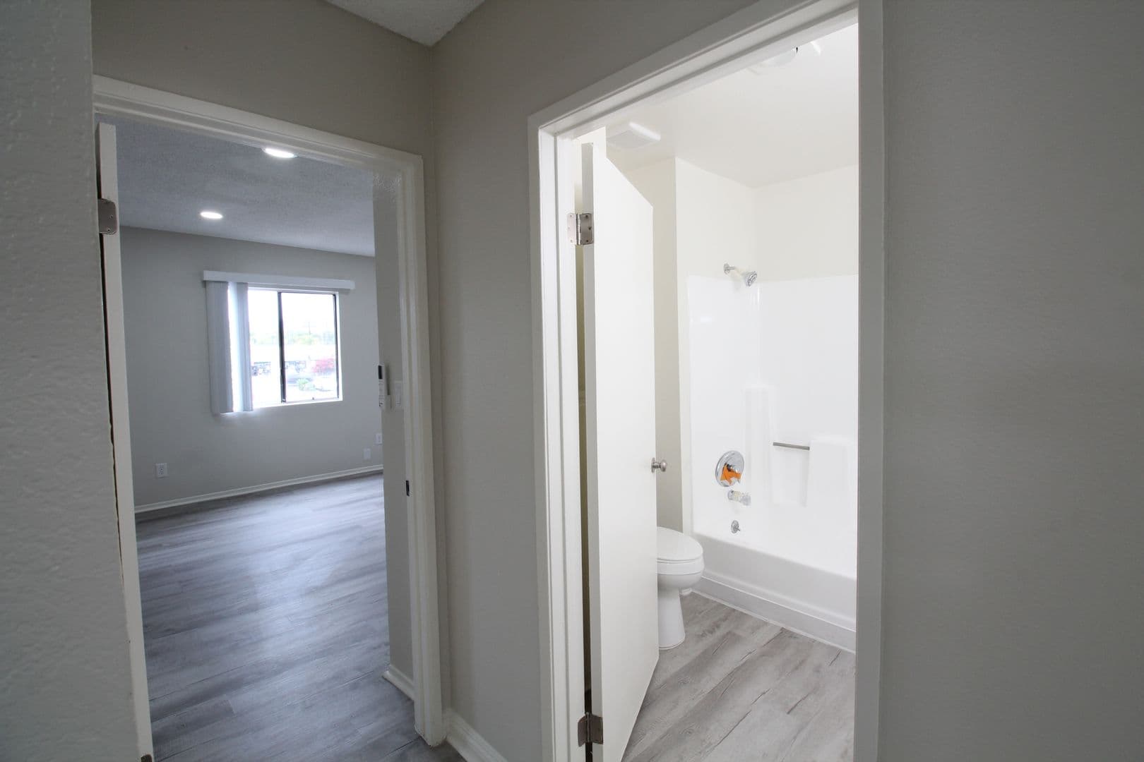 Canoga Park Apartment: 7519-7543 Vassar Ave