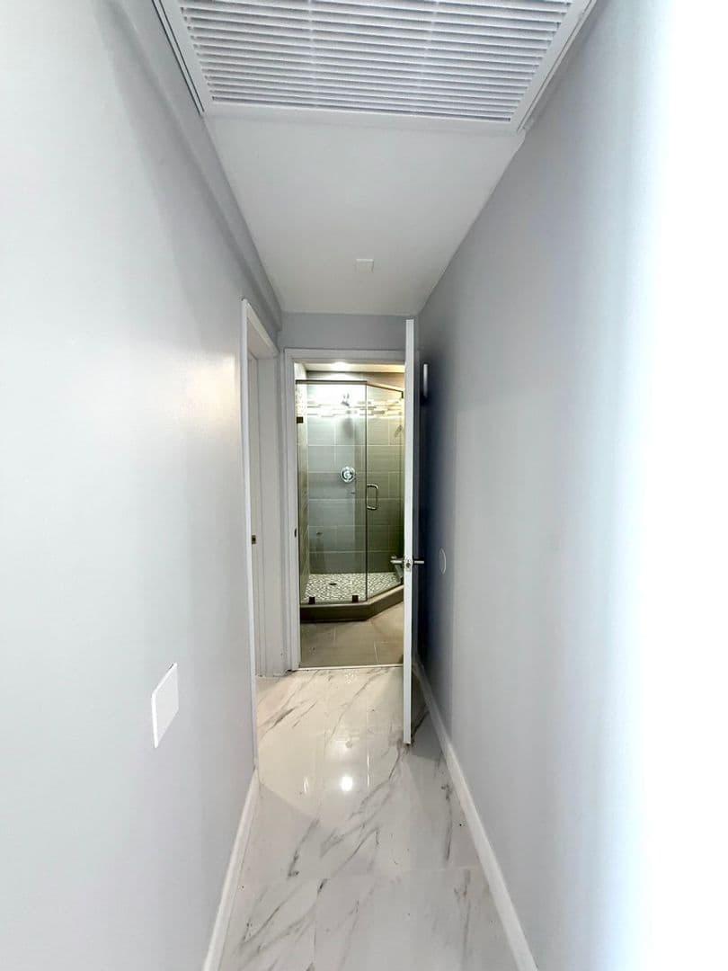 Granada Hills Apartment: 17112 Ceredo Place