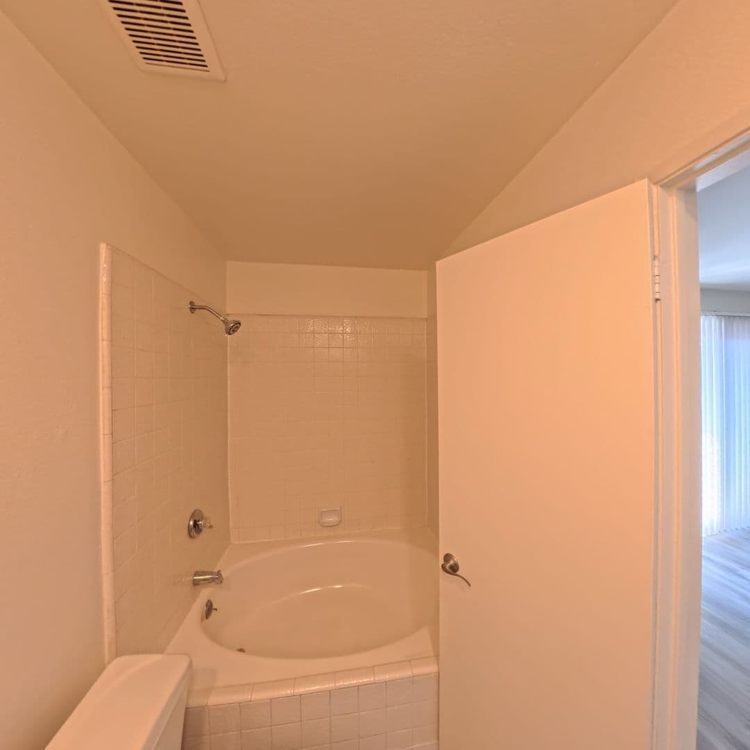 Agoura Hills Apartment: 5250 Colodny Drive