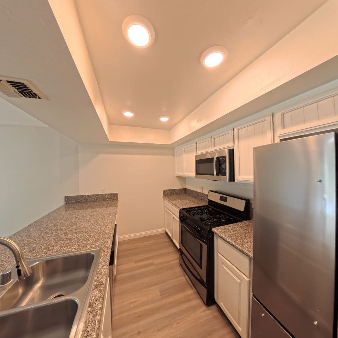 Agoura Hills Apartment: 5250 Colodny Drive