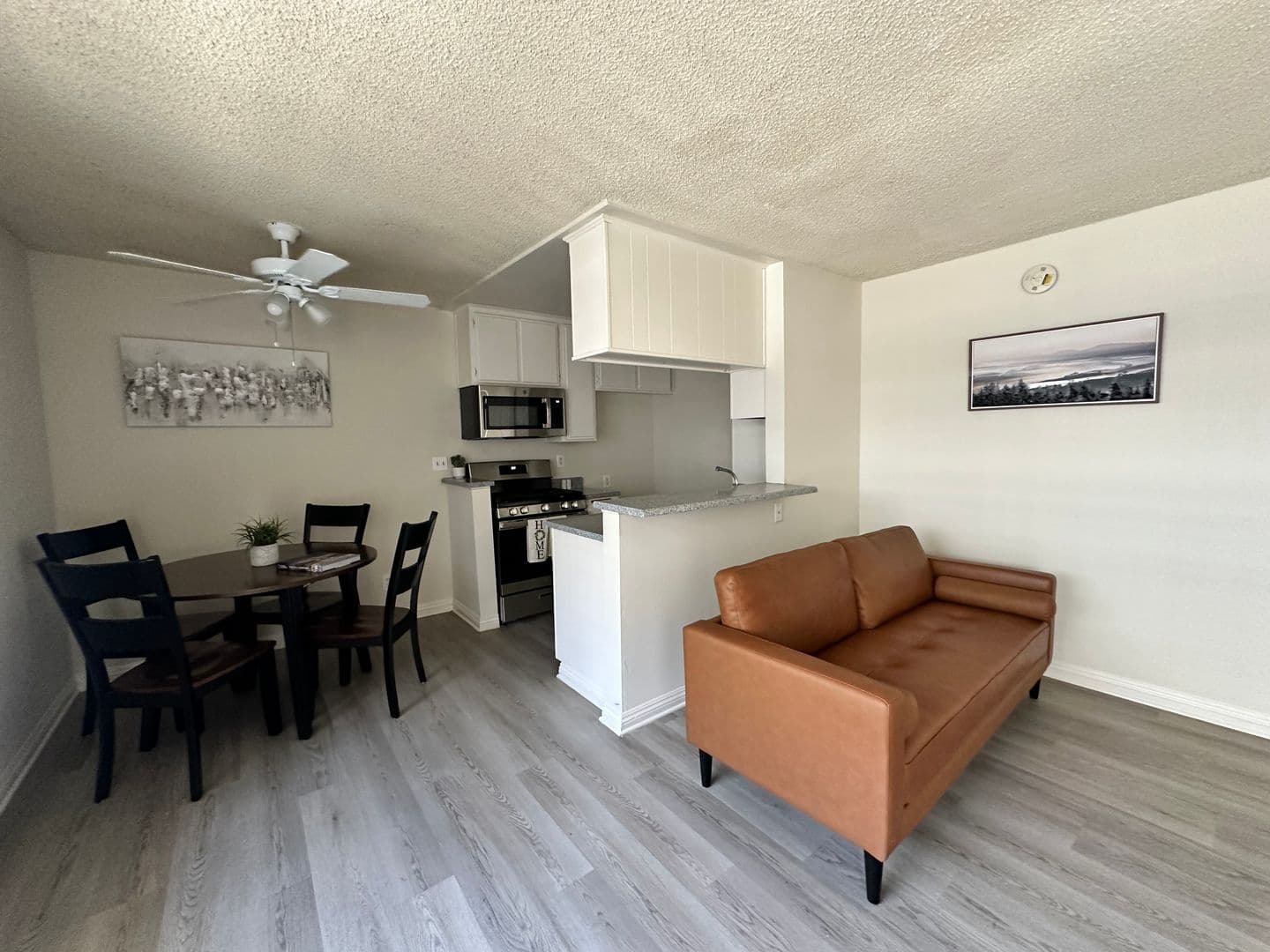 Canoga Park Apartment: 7519-7543 Vassar Ave