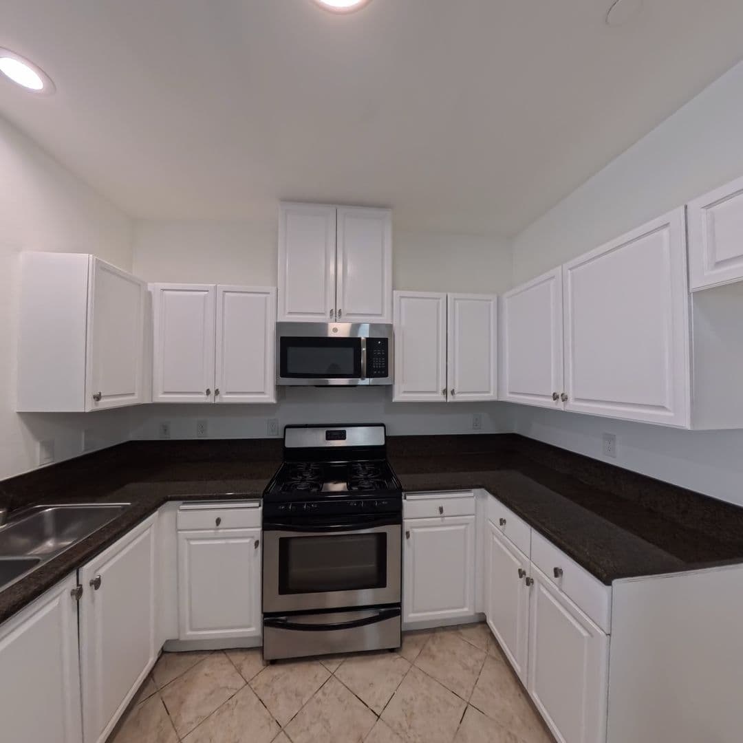 Van Nuys Condo: 13941 Sherman Way