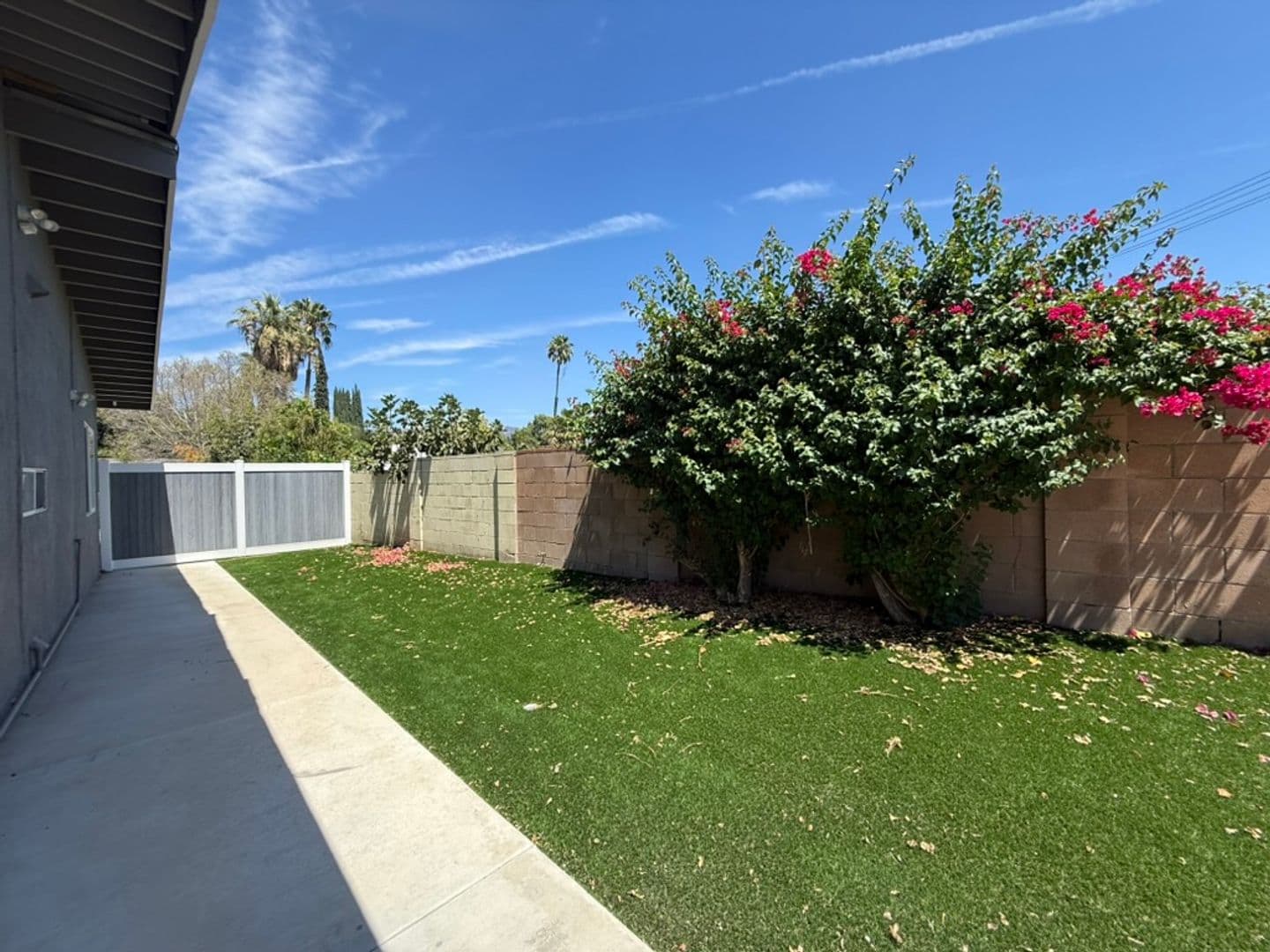 Granada Hills Apartment: 17112 Ceredo Place