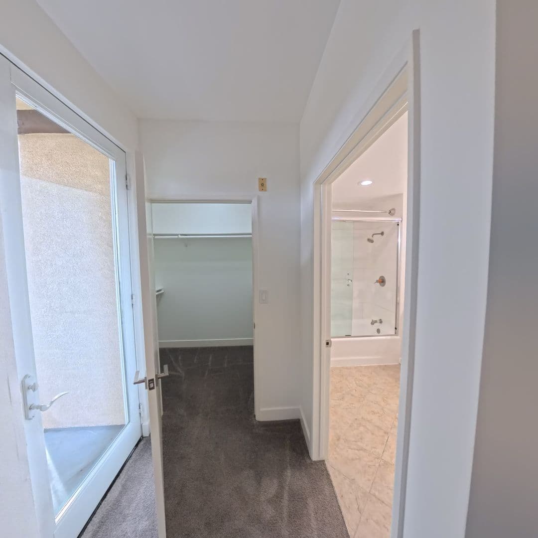 Van Nuys Condo: 13941 Sherman Way