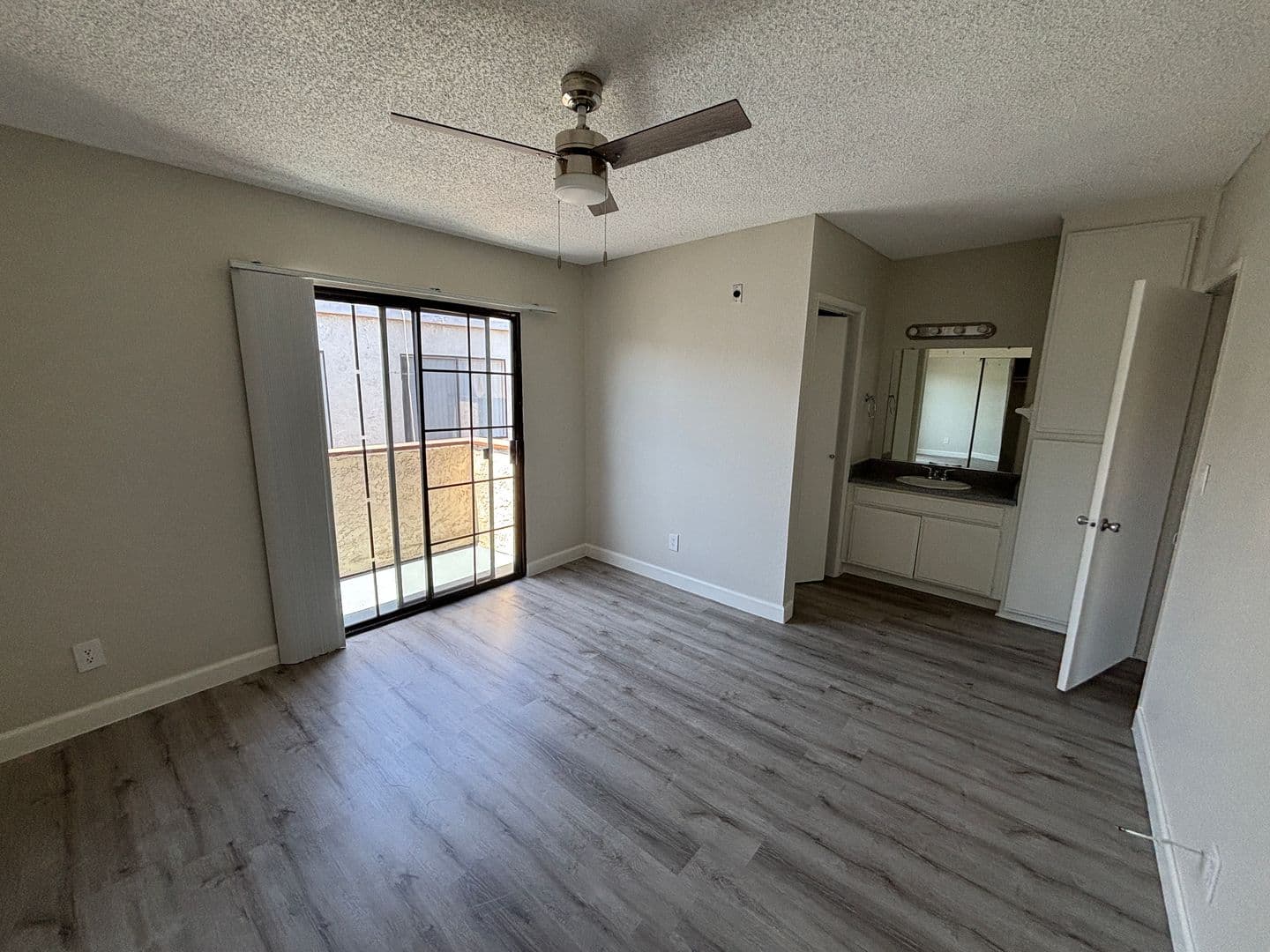 Northridge Apartment: 17816 Lassen St