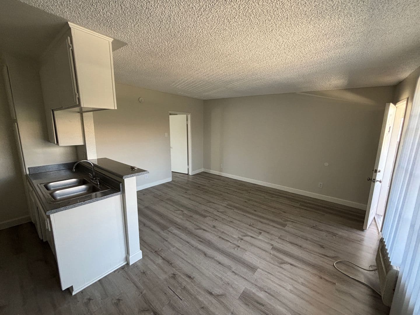 Northridge Apartment: 17816 Lassen St