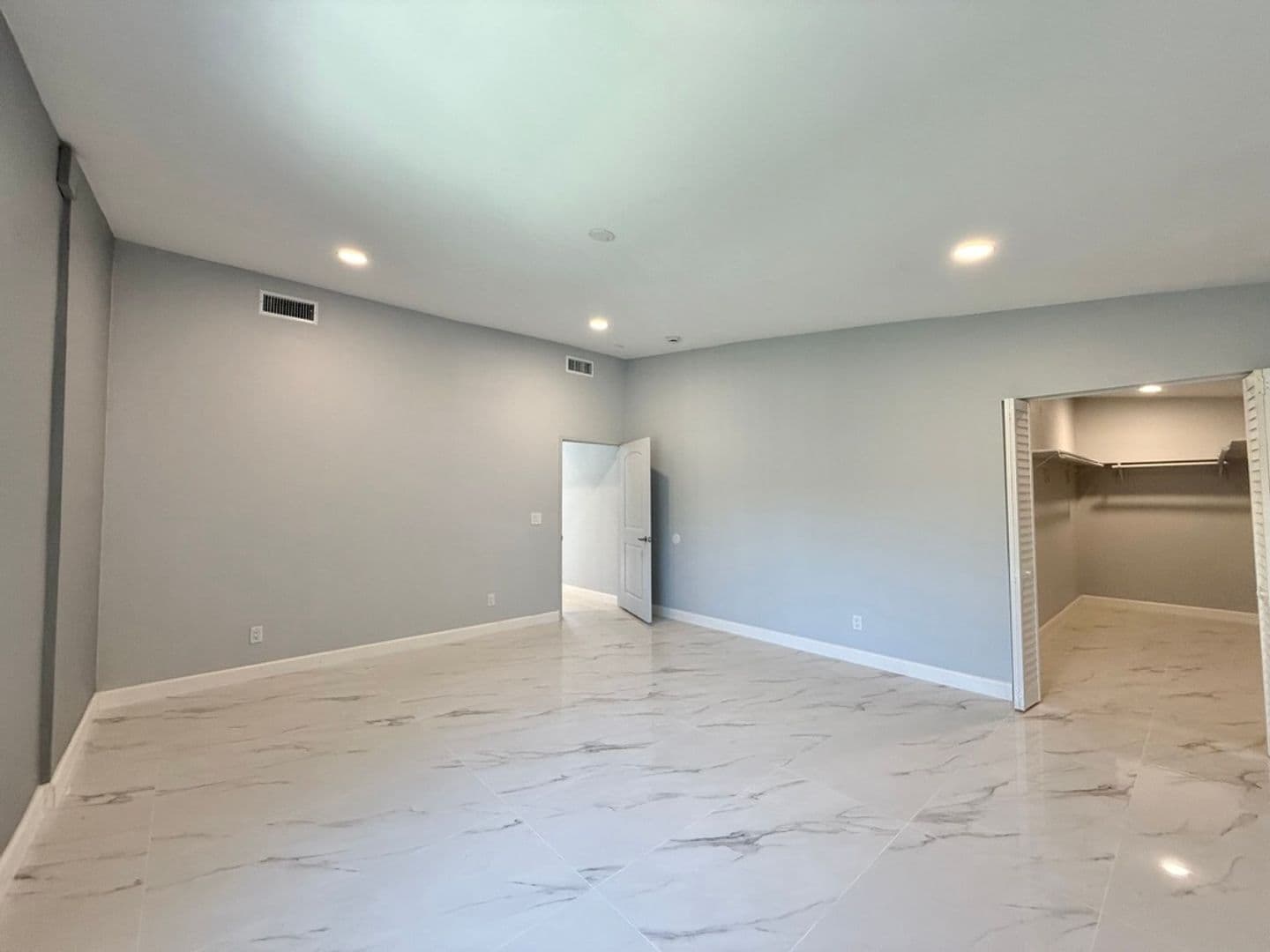 Granada Hills Apartment: 17112 Ceredo Place