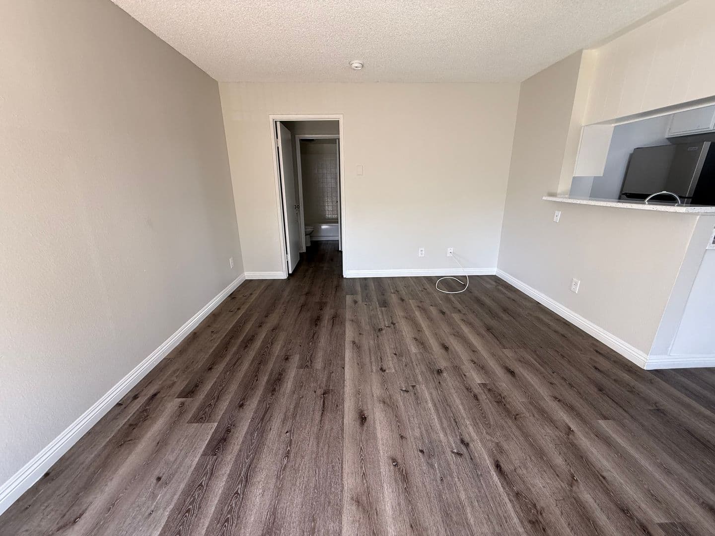 Northridge Apartment: 17831 Lassen St