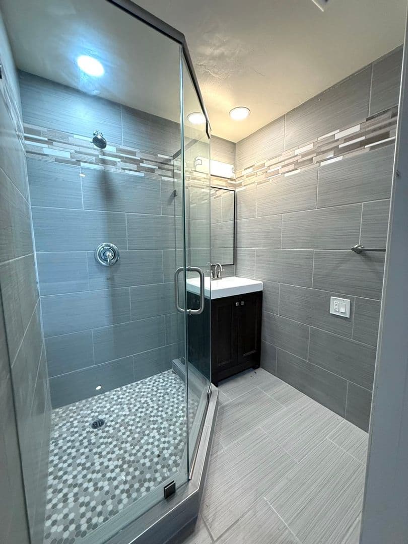 Granada Hills Apartment: 17112 Ceredo Place