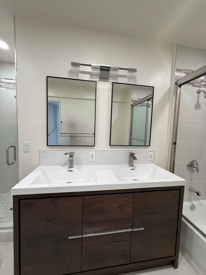 Granada Hills Apartment: 17112 Ceredo Place